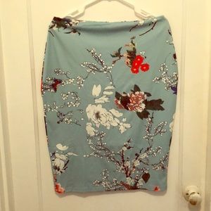 Ladies pin shape skirt- floral print. New